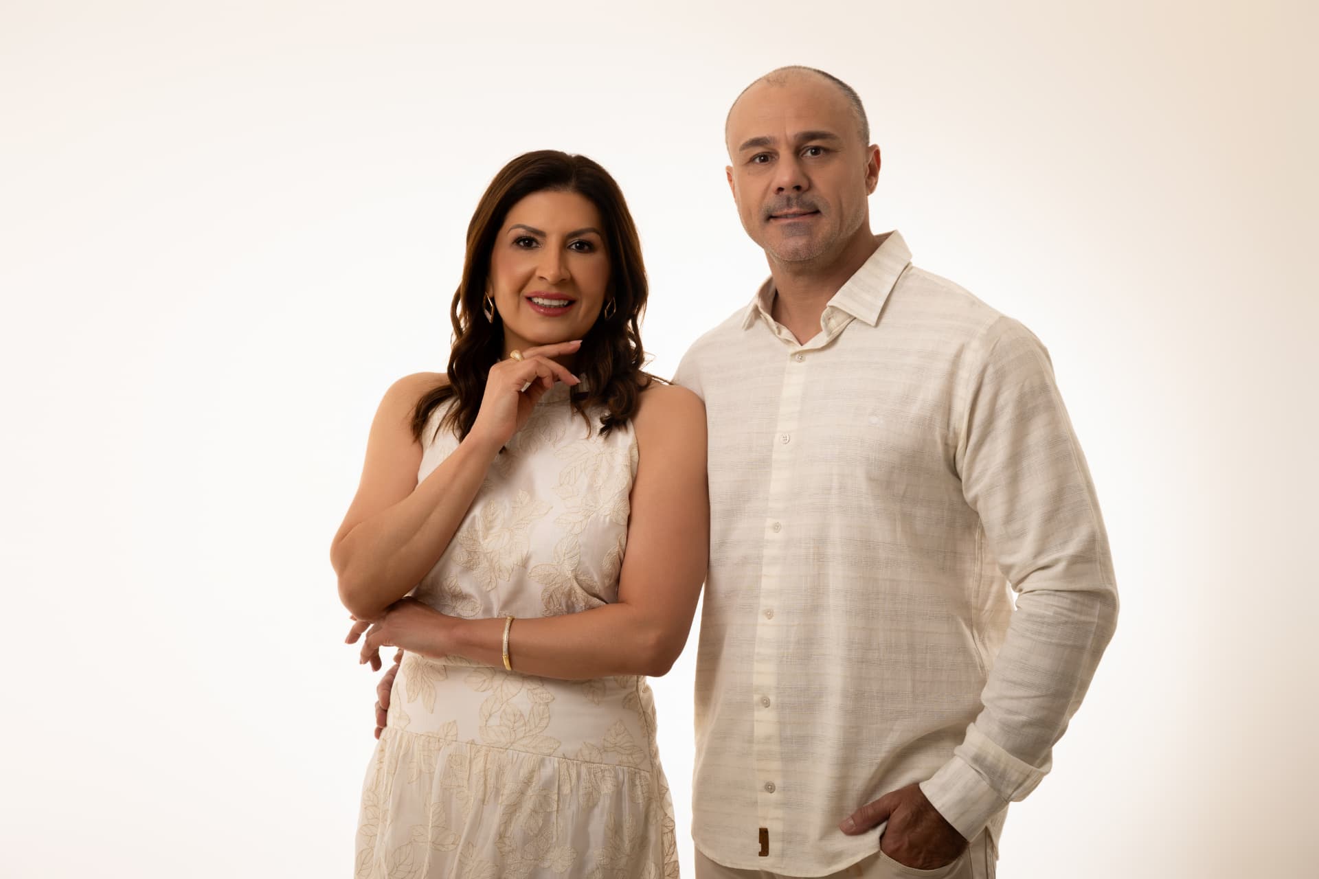 Dra. Leila Cristina Sanchez Abdallah e Dr. José Alexandre Motta, médicos da Materkids em Assis Chateaubriand, PR
